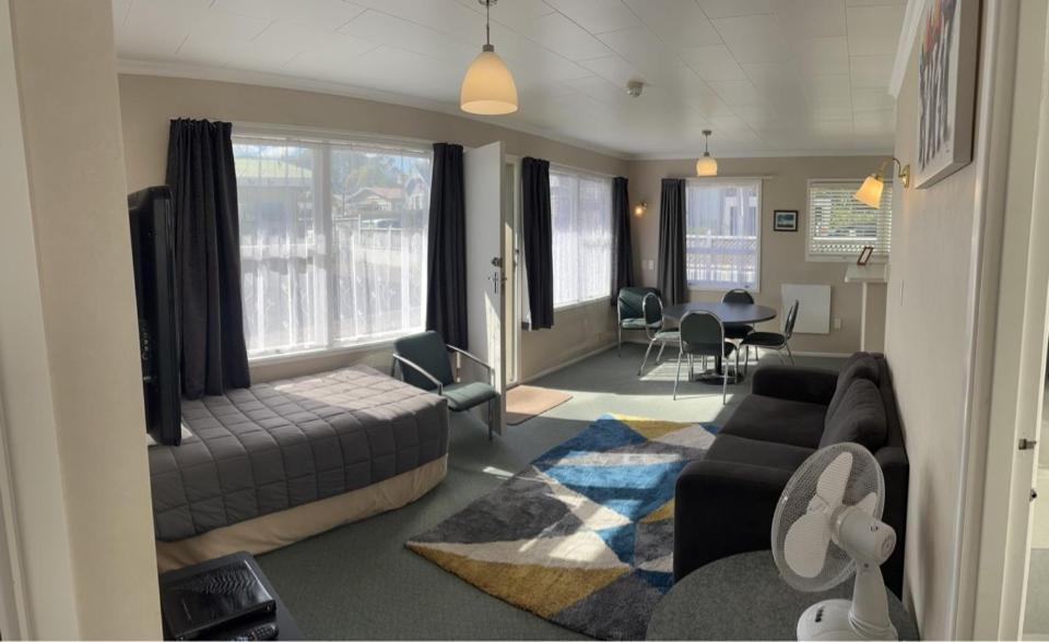 Amber Court Motel New Plymouth Buitenkant foto